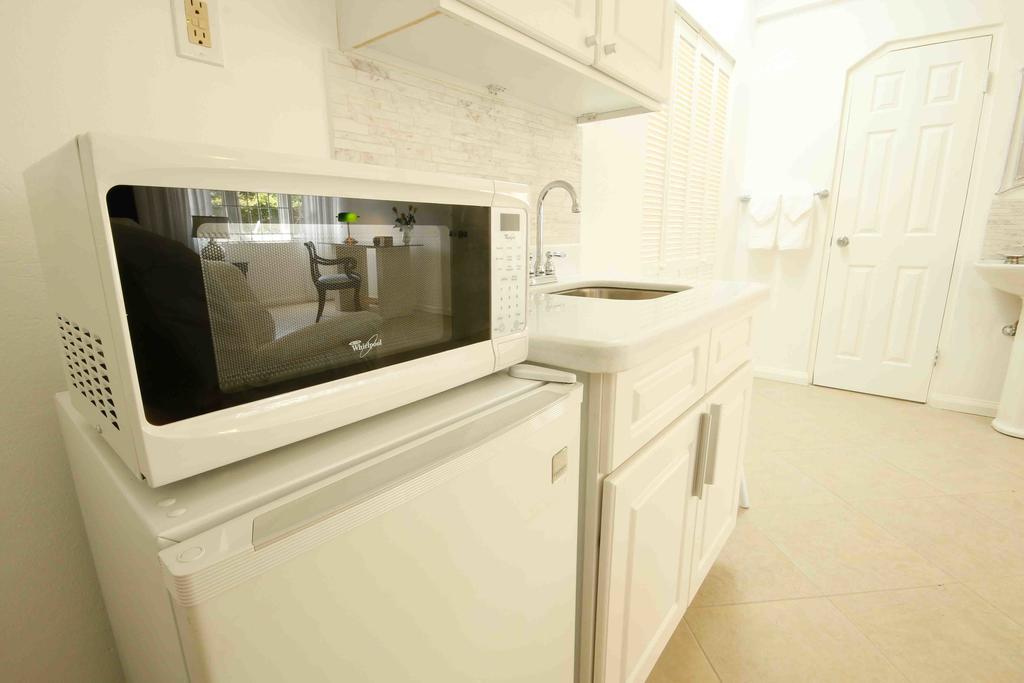 Cattleya Luxury Suites Kingston Quarto foto
